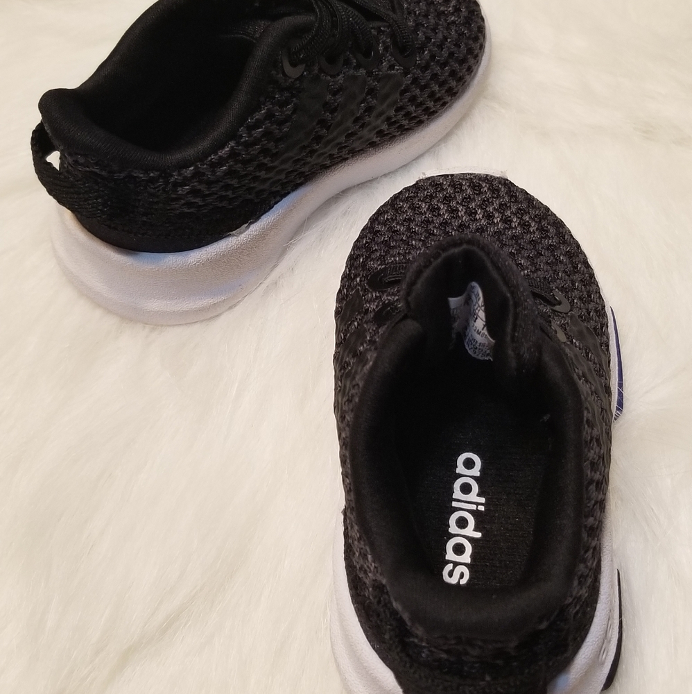 Baby Adidas - Picture 3 of 5